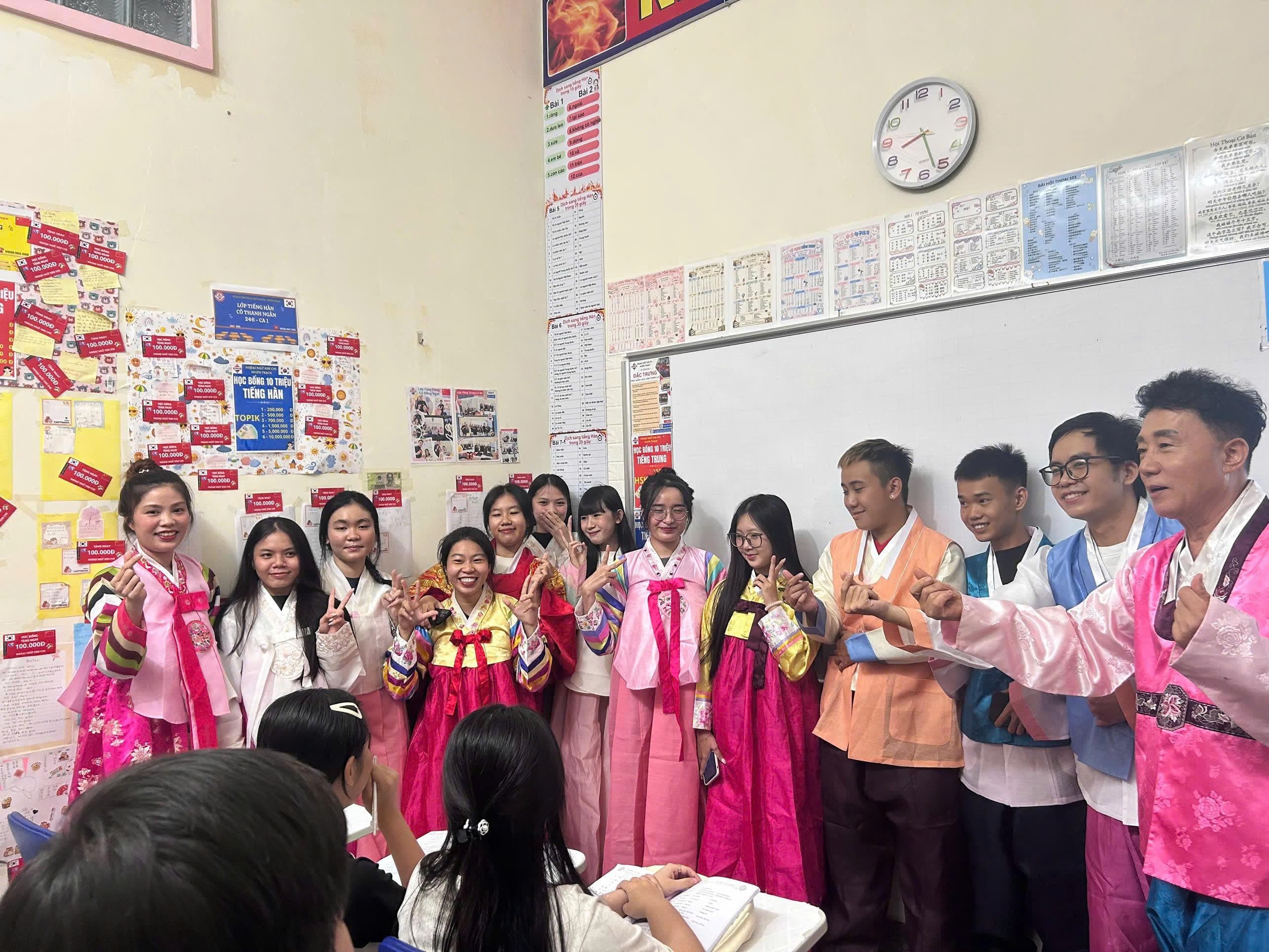 Lộ Trình Luyện Thi HSK & HSKK Trọn Gói: Bí Kíp Săn Học Bổng Toàn Phần Du Học Trung Quốc (CSC & CIS)