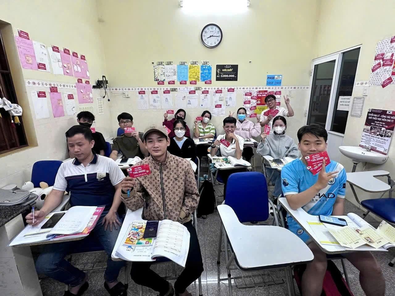 Bí Quyết Đạt TOPIK II (Level 4 - 6) Cấp Tốc: Chiến Thuật “Bẻ Khóa” Bài Luận Viết Câu 51 - 54